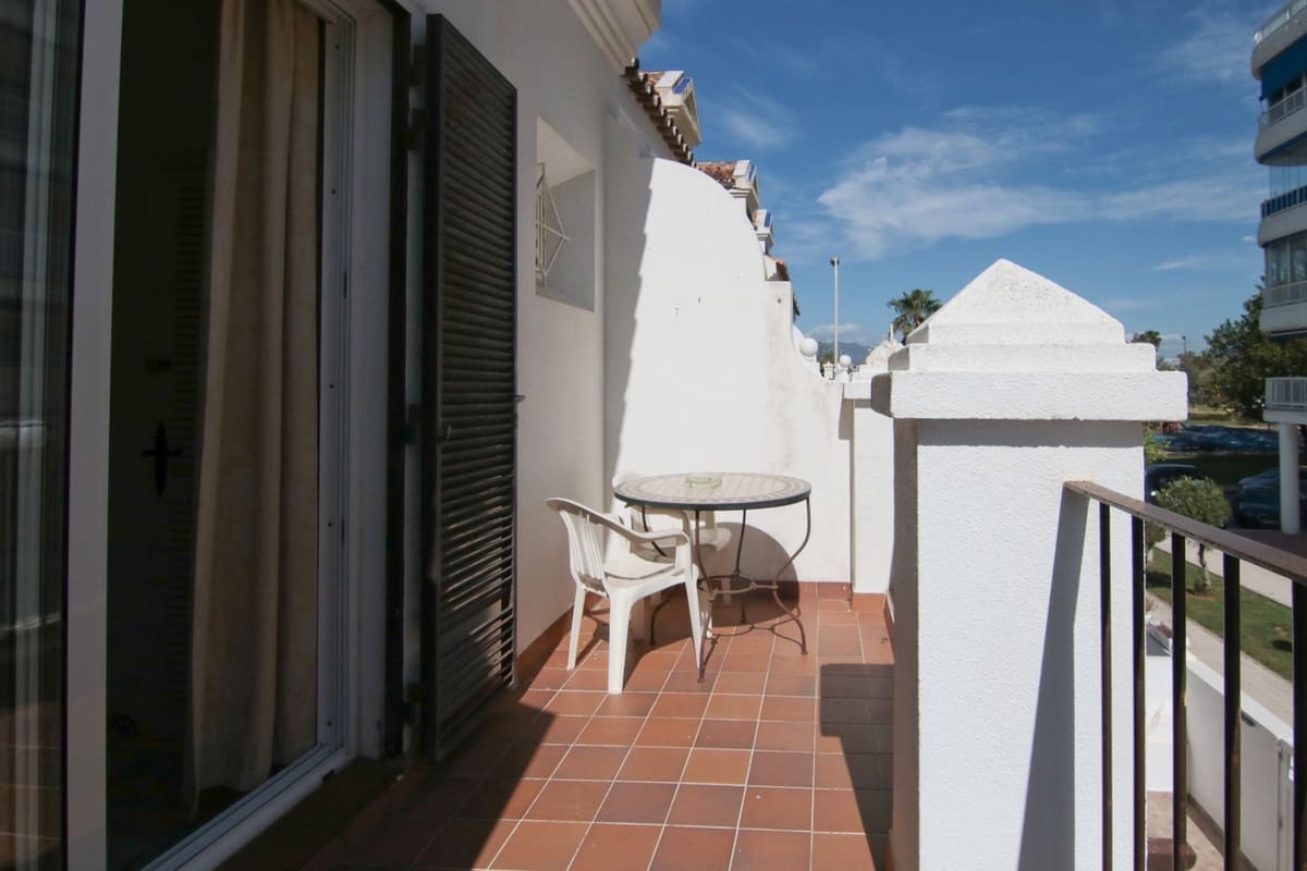 4 bedroom Townhouse for sale in Fuengirola with pool - € 675,000 (Ref: 9434614)