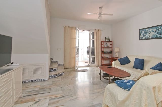 4 bedroom Townhouse for sale in Fuengirola with pool - € 675,000 (Ref: 9434614)