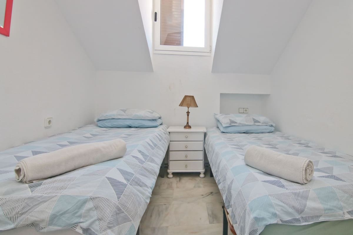 4 bedroom Townhouse for sale in Fuengirola with pool - € 675,000 (Ref: 9434614)