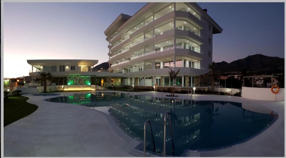 3 Zimmer Penthouse zu verkaufen in Fuengirola mit Pool Garage - 765.000 € (Ref: 9434626)