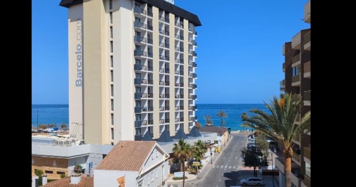 3 bedroom Apartment for sale in Fuengirola with pool garage - € 947,000 (Ref: 9434628)