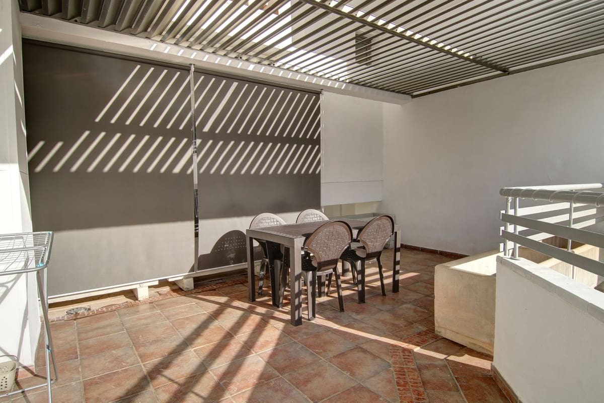 Apartamento de 2 habitaciones en Mijas Costa en alquiler con piscina garaje - 1.700 € (Ref: 9434631)