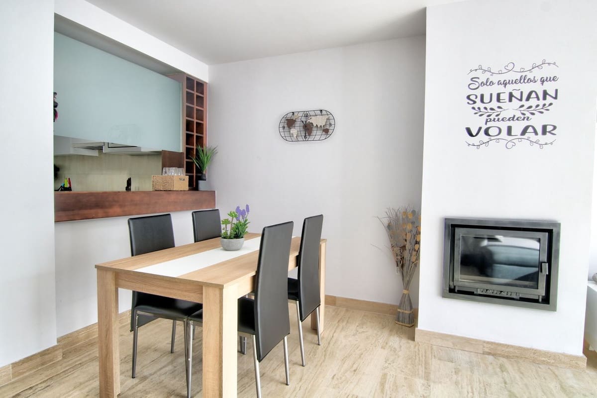 Apartamento de 2 habitaciones en Mijas Costa en alquiler con piscina garaje - 1.700 € (Ref: 9434631)