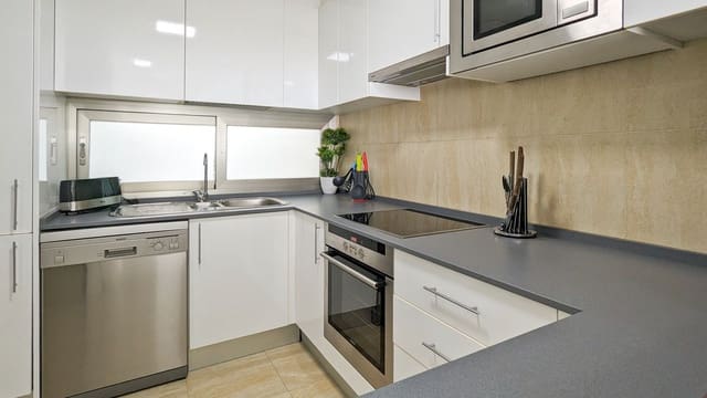 Apartamento de 2 habitaciones en Mijas Costa, Mijas en alquiler con piscina garaje - 1.700 € (Ref: 9434631)