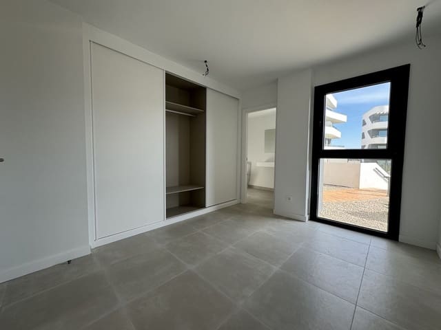 2 bedroom Apartment for sale in Fuengirola with pool garage - € 499,000 (Ref: 9434632)