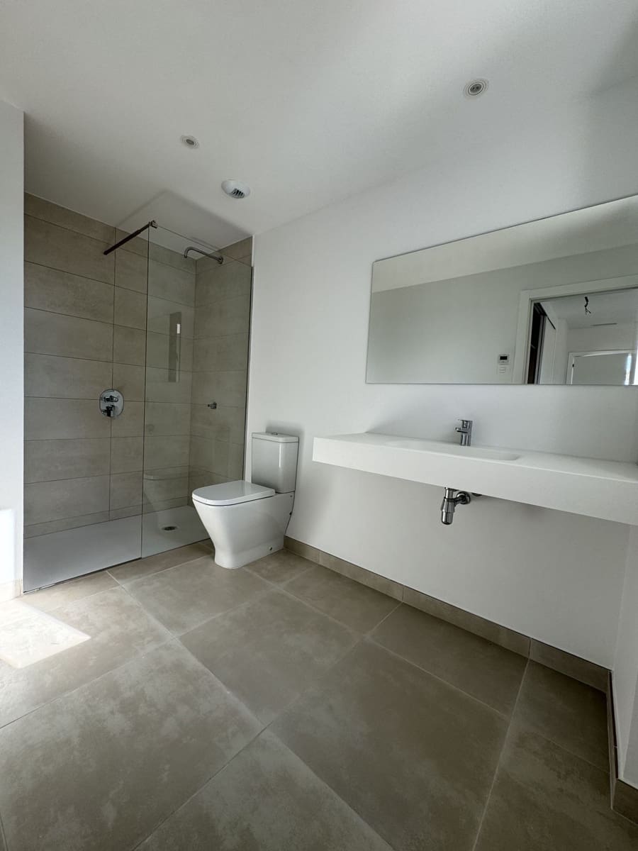 2 bedroom Apartment for sale in Fuengirola with pool garage - € 499,000 (Ref: 9434632)