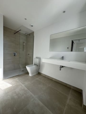 2 bedroom Apartment for sale in Fuengirola with pool garage - € 499,000 (Ref: 9434632)