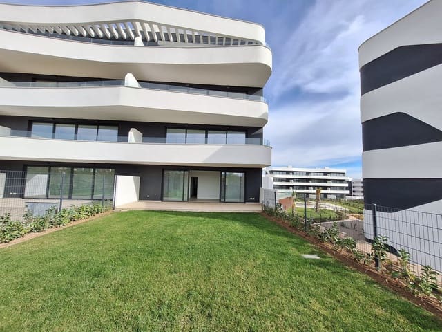 2 bedroom Apartment for sale in Fuengirola with pool garage - € 499,000 (Ref: 9434632)