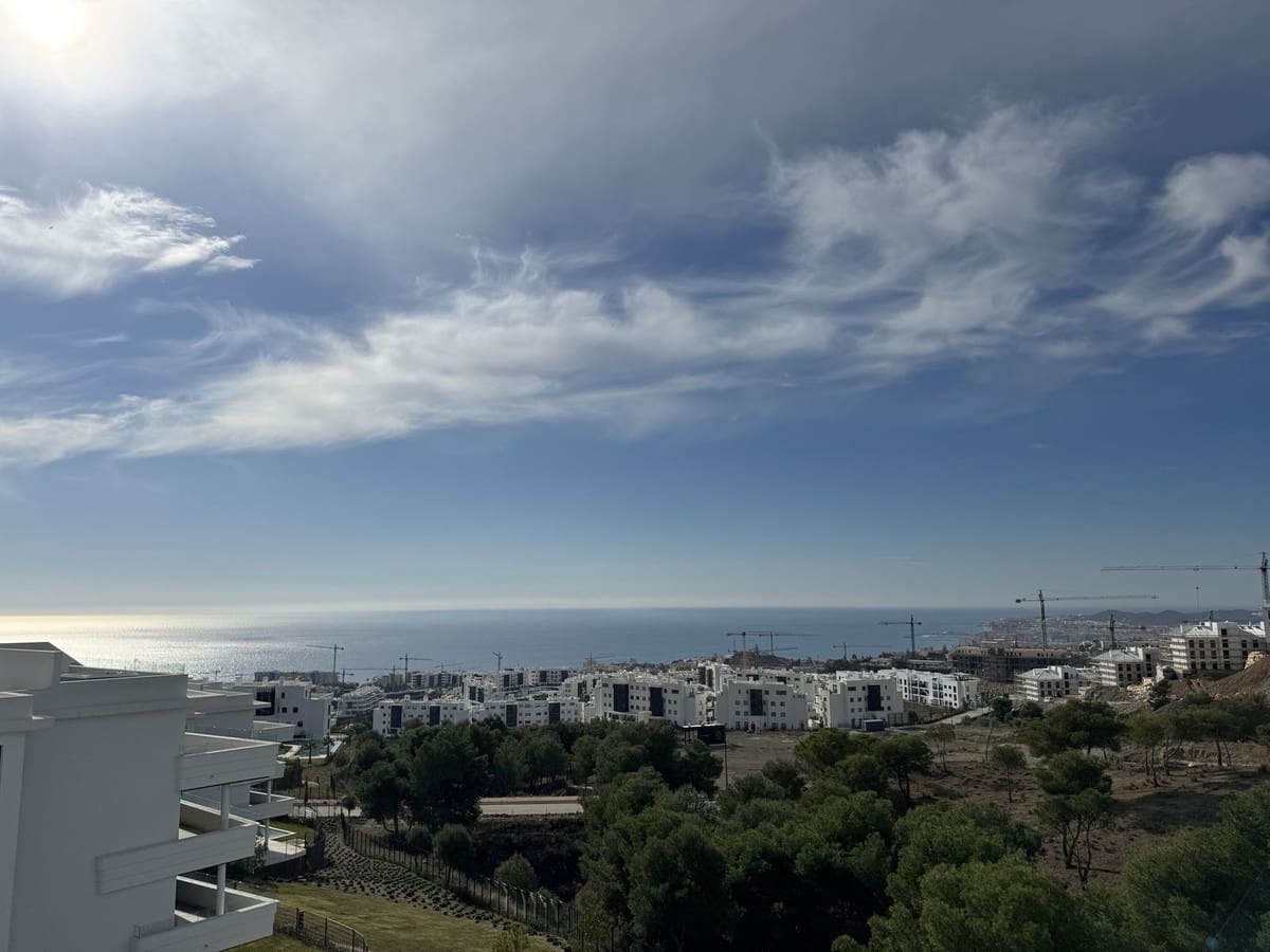 Apartamento de 2 habitaciones en Fuengirola en venta con piscina garaje - 850.000 € (Ref: 9434633)
