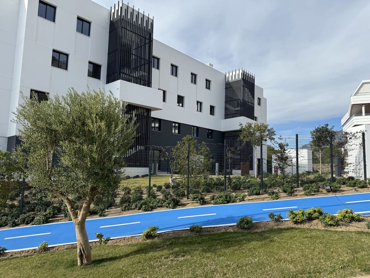 Apartamento de 2 habitaciones en Fuengirola en venta con piscina garaje - 850.000 € (Ref: 9434633)