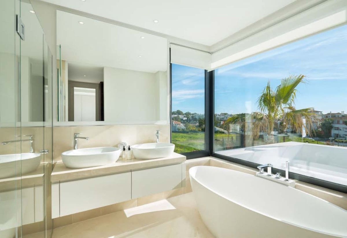 4 bedroom Villa for sale in Cancelada with garage - € 1,990,000 (Ref: 9434635)