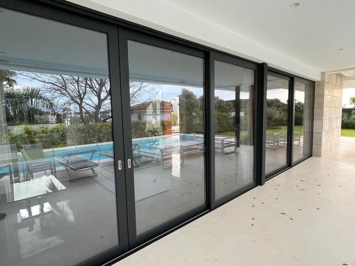 4 bedroom Villa for sale in Cancelada with garage - € 1,990,000 (Ref: 9434635)