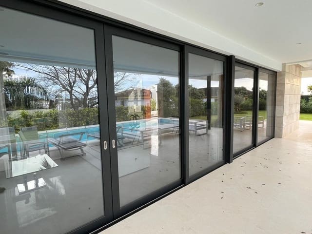 4 makuuhuone Huvila myytävänä paikassa Cancelada, Estepona mukana 
autotalli - 1 990 000 € (Ref: 9434635)