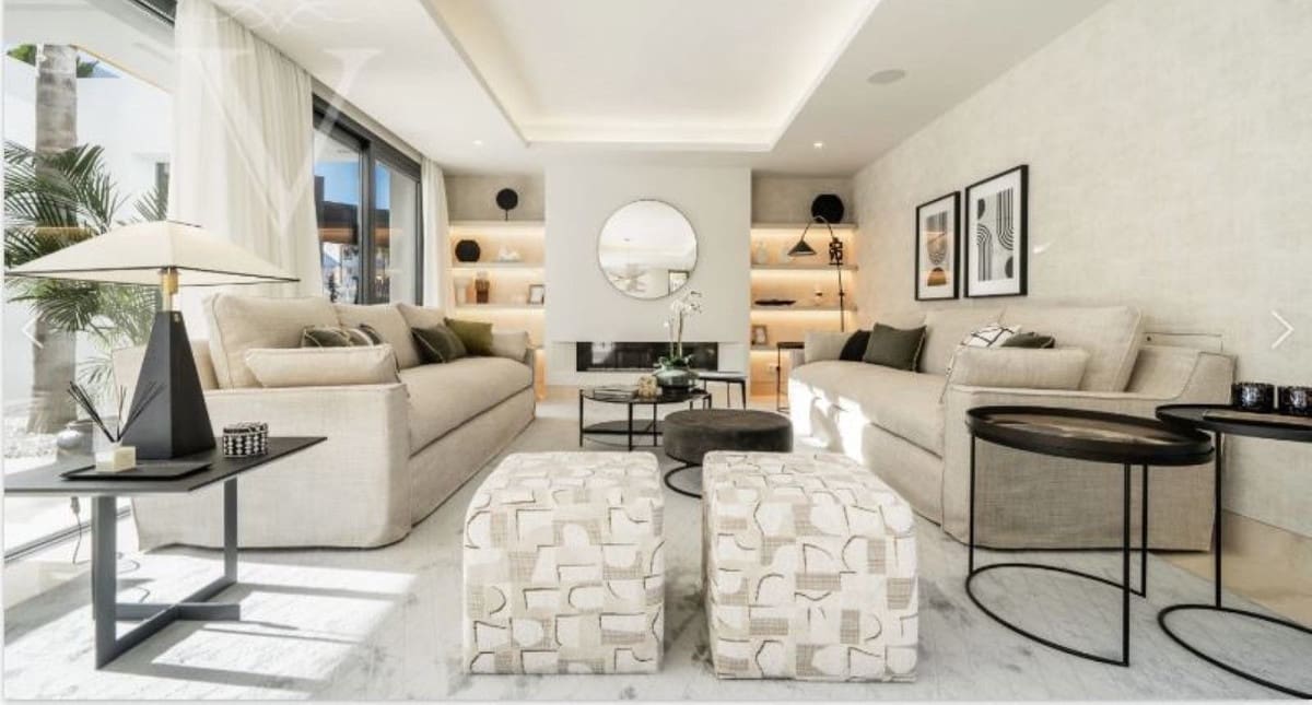 4 bedroom Villa for sale in Cancelada with garage - € 1,990,000 (Ref: 9434635)