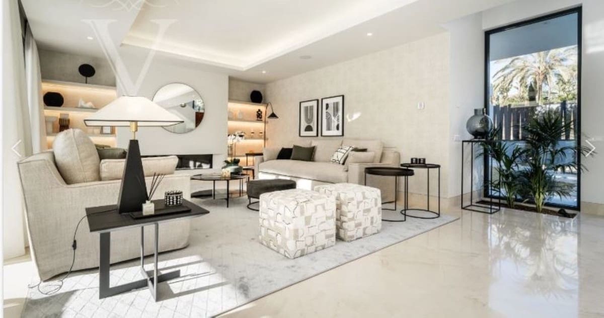 4 bedroom Villa for sale in Cancelada with garage - € 1,990,000 (Ref: 9434635)