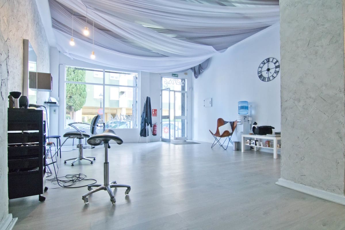 Commercial for sale in Fuengirola - € 135,000 (Ref: 9434639)