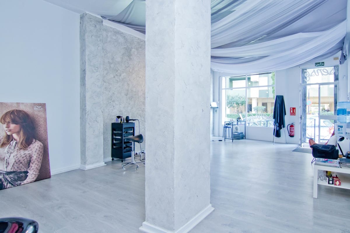 Commercial for sale in Fuengirola - € 135,000 (Ref: 9434639)