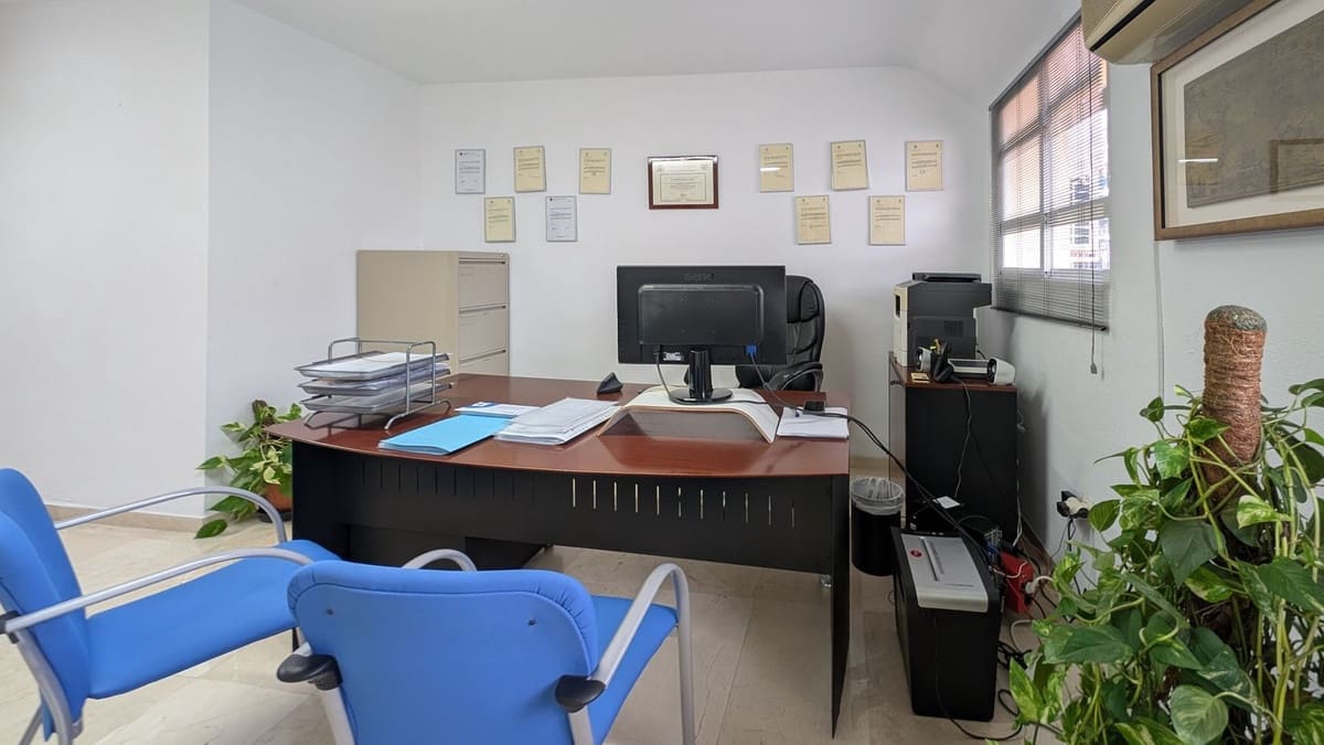 Oficina en Fuengirola en venta - 127.300 € (Ref: 9449559)