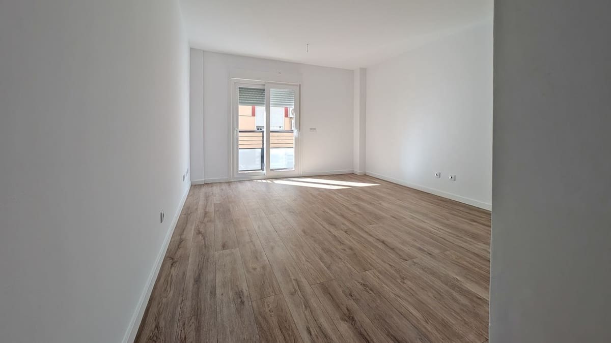 2 bedroom Apartment for sale in Las Lagunas de Mijas with garage - € 215,000 (Ref: 9462879)