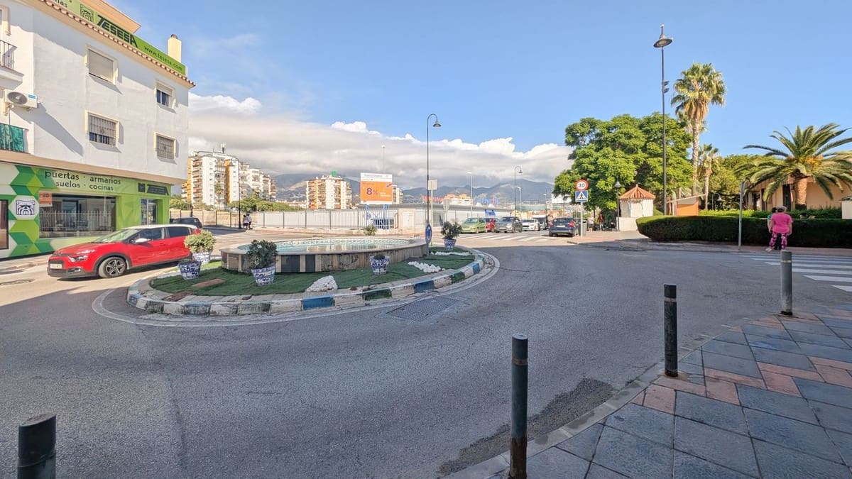 2 bedroom Apartment for sale in Las Lagunas de Mijas with garage - € 215,000 (Ref: 9462879)