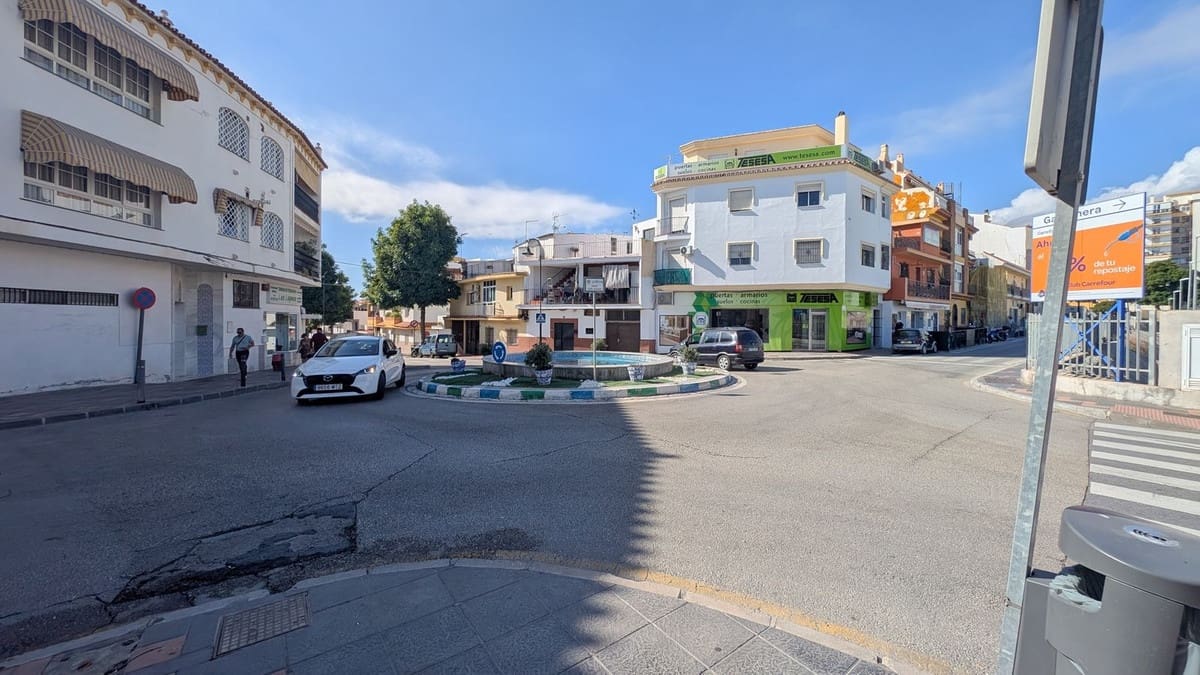 2 bedroom Apartment for sale in Las Lagunas de Mijas with garage - € 215,000 (Ref: 9462879)