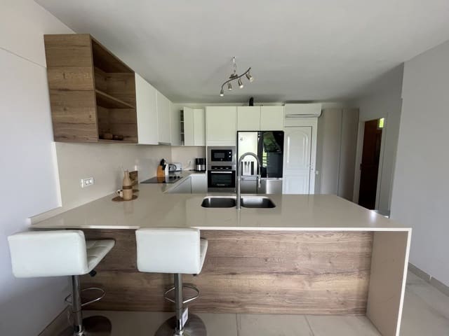 1 slaapkamer Appartement te koop in San Miguel de Abona met zwembad - € 249.500 (Ref: 10014622)