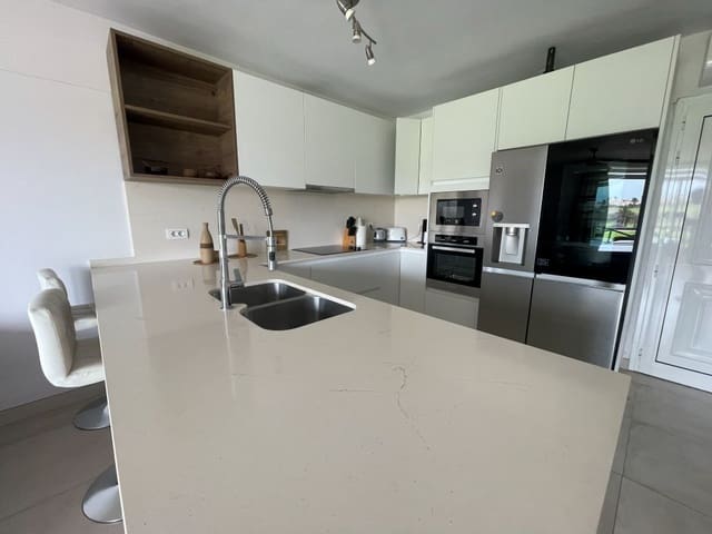 1 slaapkamer Appartement te koop in San Miguel de Abona met zwembad - € 249.500 (Ref: 10014622)