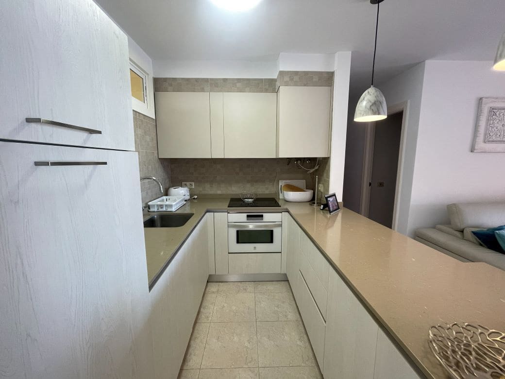 2 bedroom Apartment for sale in San Miguel de Abona with pool garage - € 350,000 (Ref: 10060567)
