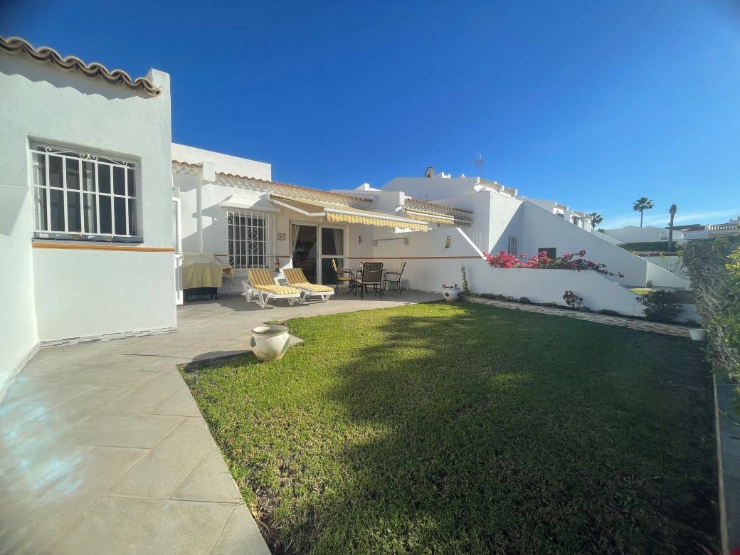 2 sypialnia Bungalow na sprzedaż w San Miguel de Abona z basenem garażem - 360 000 € (Ref: 9569391)