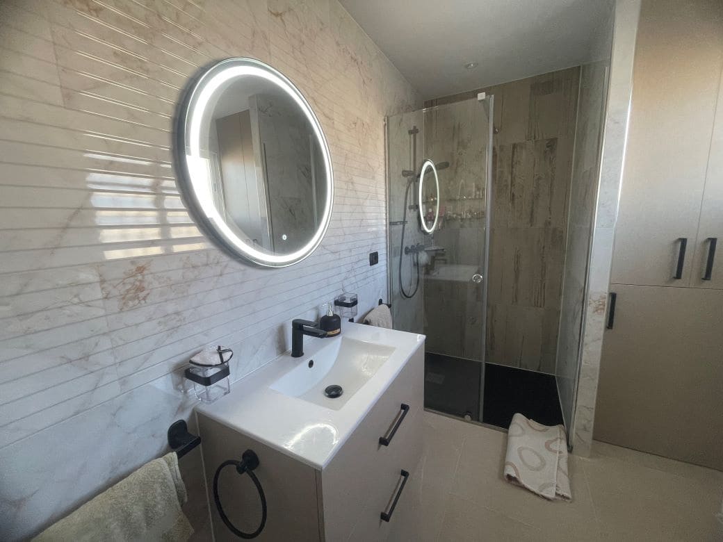 2 sypialnia Bungalow na sprzedaż w San Miguel de Abona z basenem garażem - 360 000 € (Ref: 9569391)