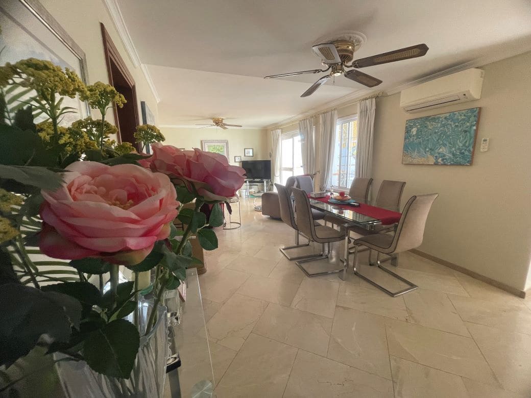 2 sypialnia Bungalow na sprzedaż w San Miguel de Abona z basenem garażem - 360 000 € (Ref: 9569391)