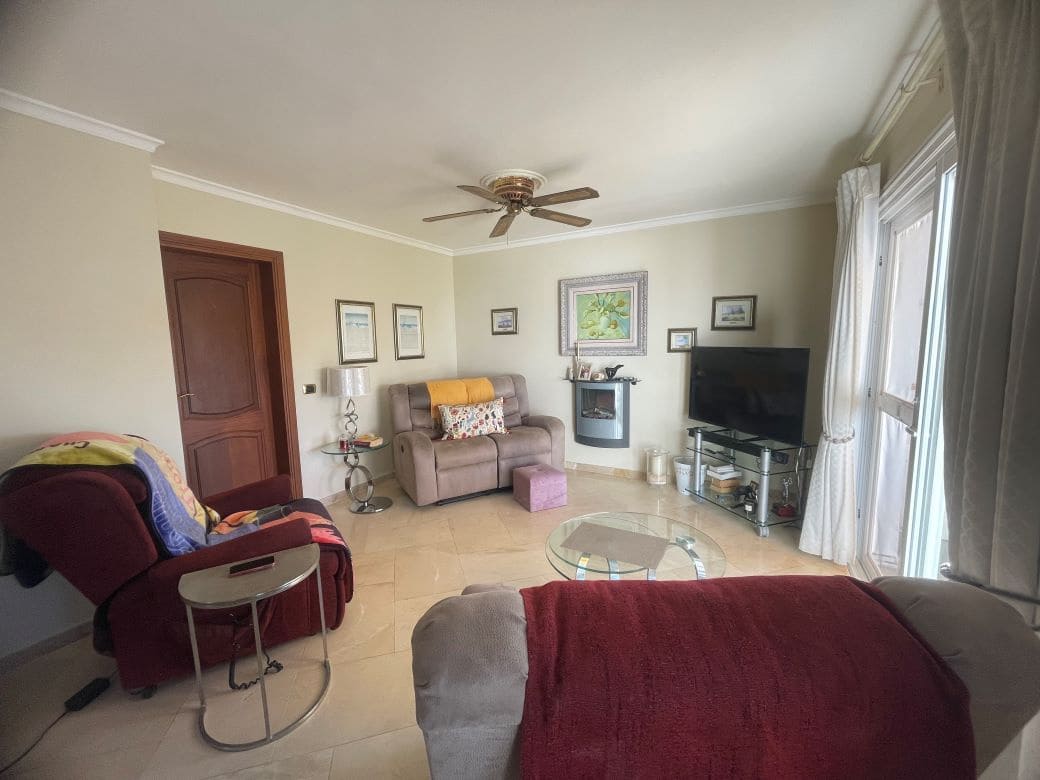 2 sypialnia Bungalow na sprzedaż w San Miguel de Abona z basenem garażem - 360 000 € (Ref: 9569391)