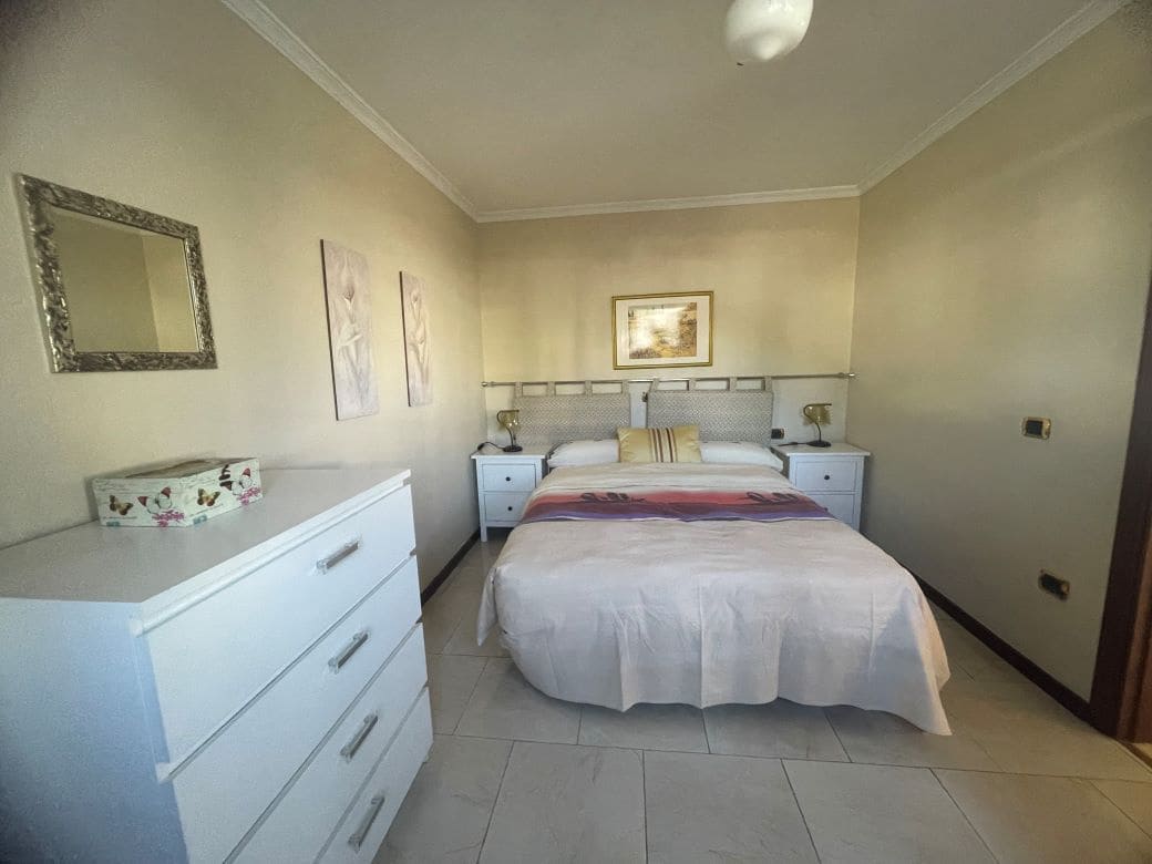 2 sypialnia Bungalow na sprzedaż w San Miguel de Abona z basenem garażem - 360 000 € (Ref: 9569391)