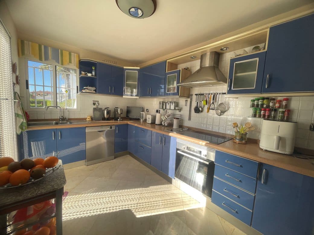 2 sypialnia Bungalow na sprzedaż w San Miguel de Abona z basenem garażem - 360 000 € (Ref: 9569391)