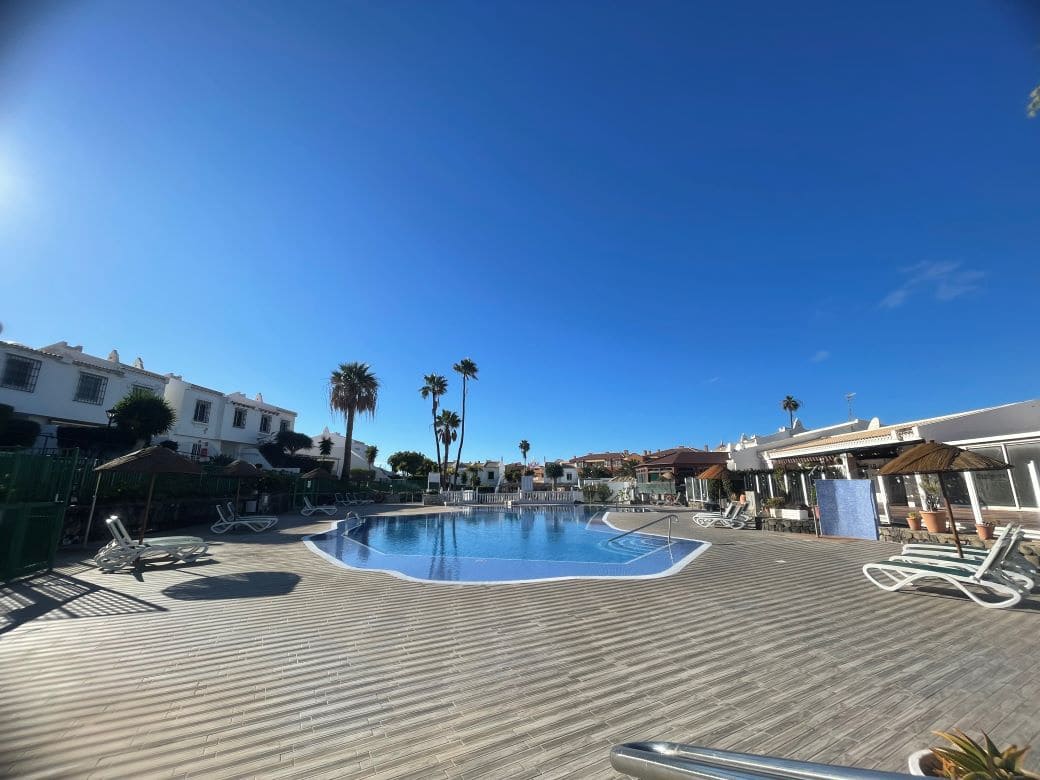 2 sypialnia Bungalow na sprzedaż w San Miguel de Abona z basenem garażem - 360 000 € (Ref: 9569391)