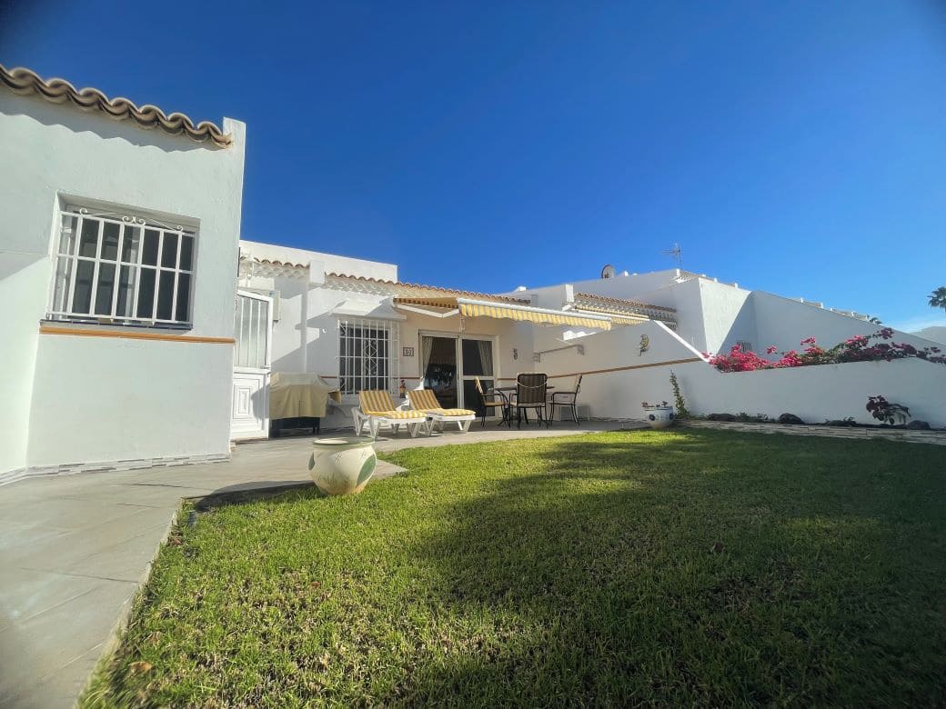 2 sypialnia Bungalow na sprzedaż w San Miguel de Abona z basenem garażem - 360 000 € (Ref: 9569391)