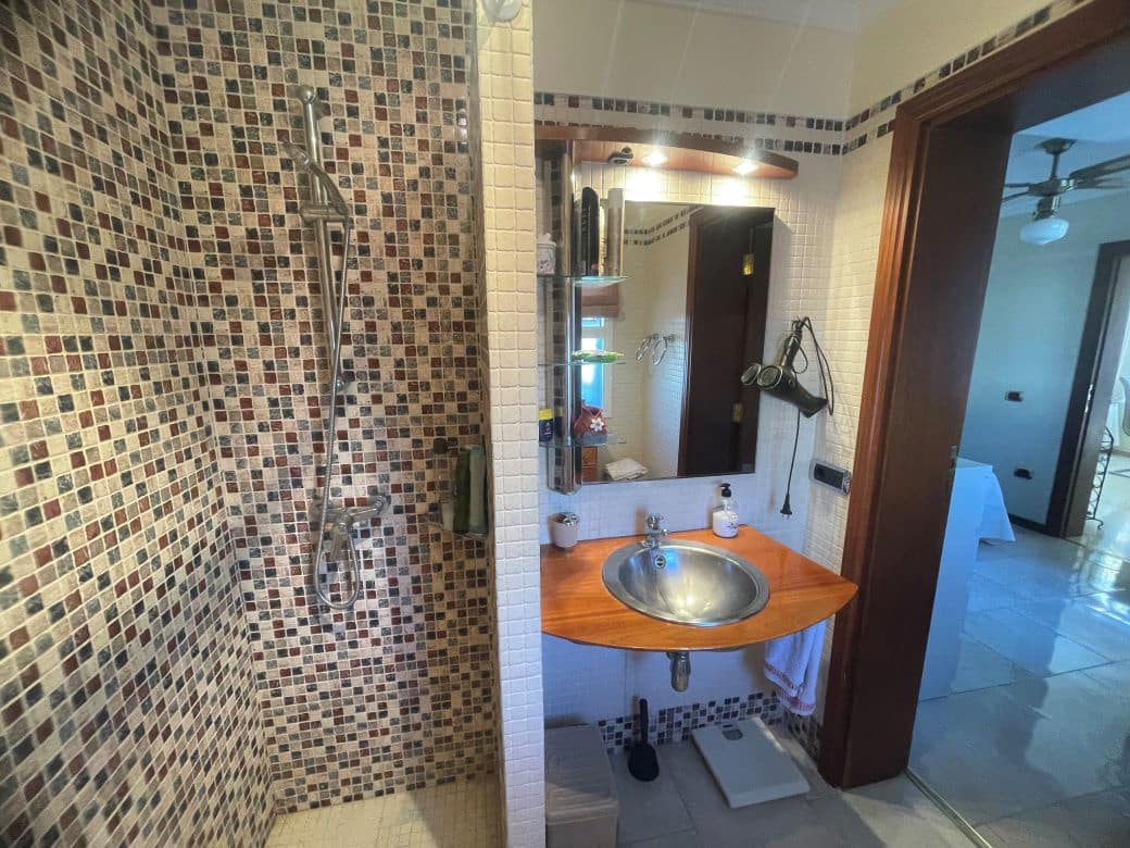 2 sypialnia Bungalow na sprzedaż w San Miguel de Abona z basenem garażem - 360 000 € (Ref: 9569391)