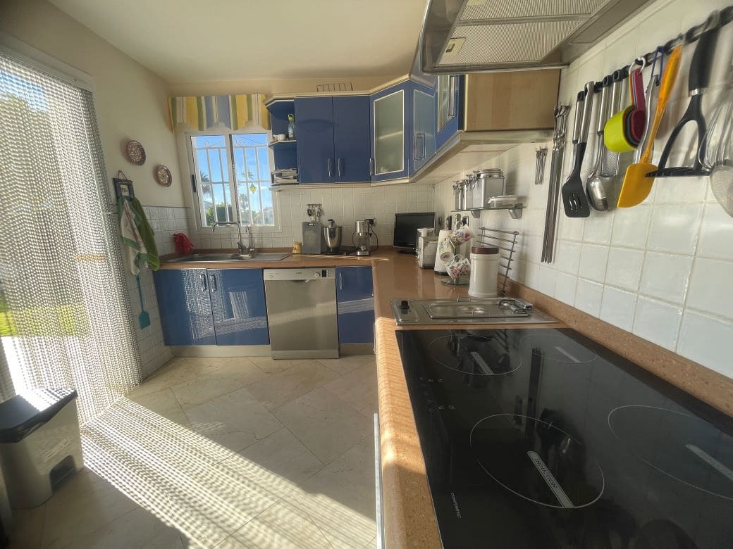 2 sypialnia Bungalow na sprzedaż w San Miguel de Abona z basenem garażem - 360 000 € (Ref: 9569391)