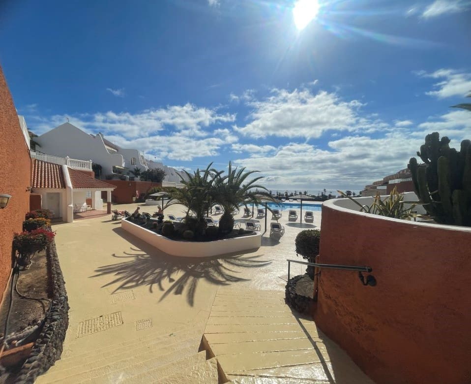 Apartamento de 2 habitaciones en San Miguel de Abona en venta con piscina - 285.000 € (Ref: 9569619)