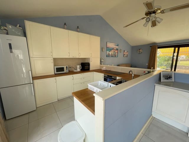 2 bedroom Apartment for sale in Amarilla Golf, San Miguel de Abona with pool - € 315,000 (Ref: 9631778)