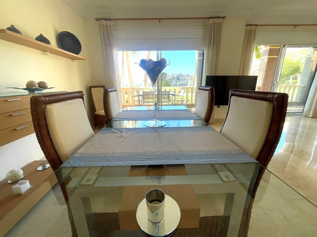 Apartamento de 2 habitaciones en Golf del Sur en venta con piscina garaje - 665.000 € (Ref: 9665353)