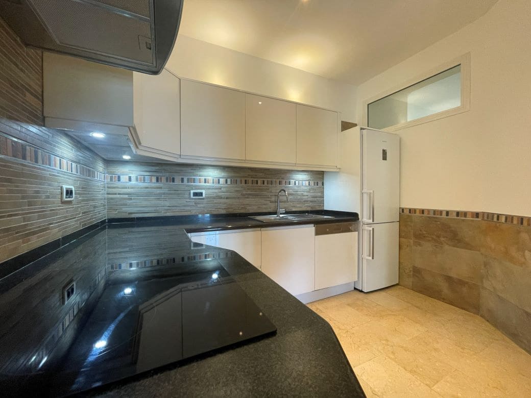 Apartamento de 2 habitaciones en Golf del Sur en venta con piscina garaje - 665.000 € (Ref: 9665353)