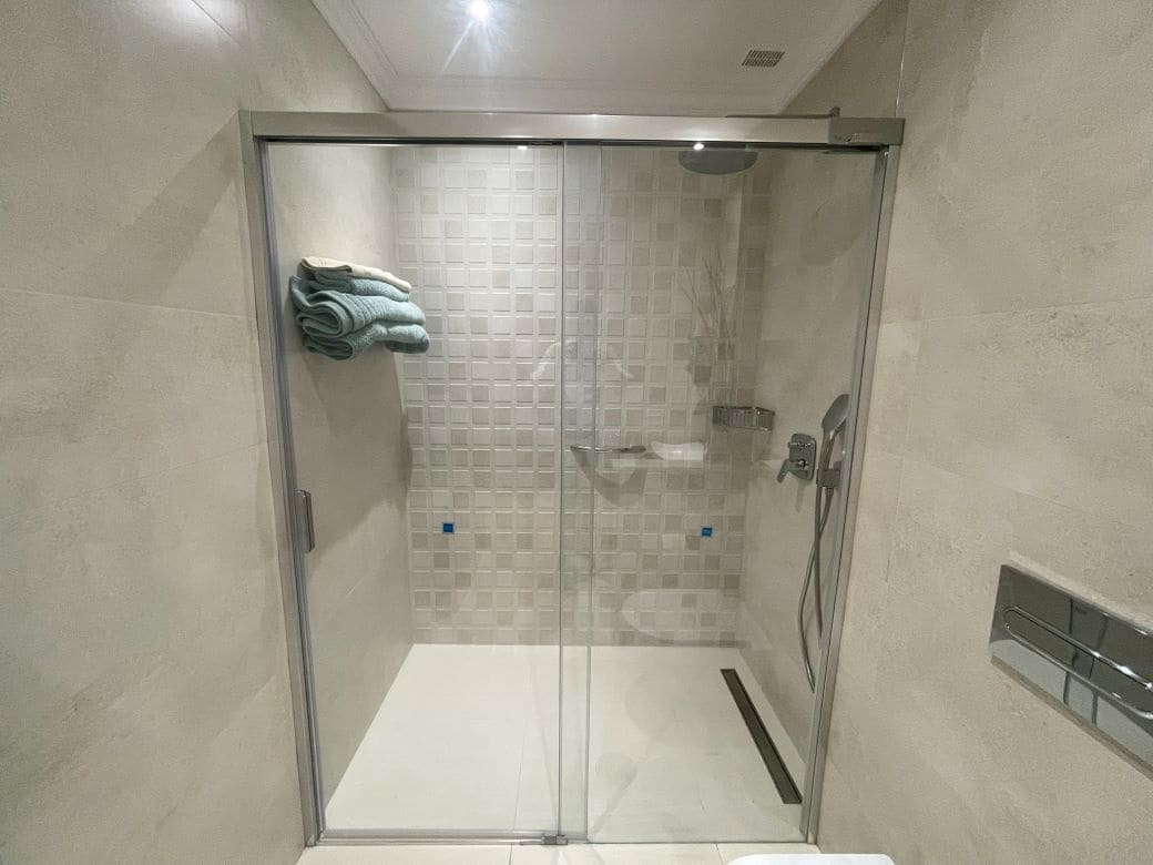 Apartamento de 2 habitaciones en Golf del Sur en venta con piscina garaje - 665.000 € (Ref: 9665353)