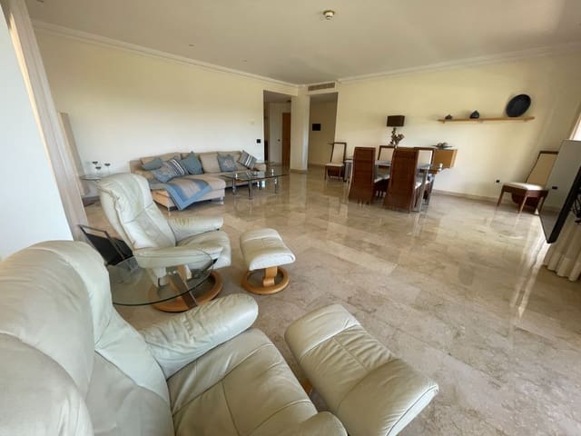 Apartamento de 2 habitaciones en Golf del Sur, San Miguel de Abona en venta con piscina garaje - 665.000 € (Ref: 9665353)