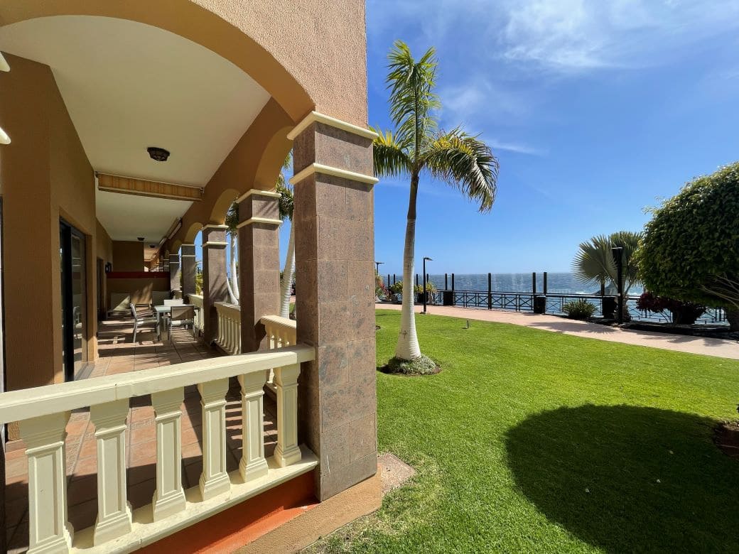 Apartamento de 2 habitaciones en Golf del Sur en venta con piscina garaje - 665.000 € (Ref: 9665353)