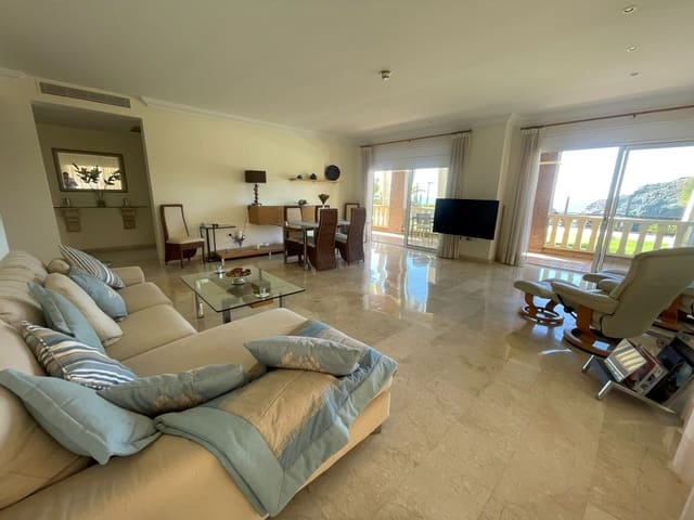 Apartamento de 2 habitaciones en Golf del Sur, San Miguel de Abona en venta con piscina garaje - 665.000 € (Ref: 9665353)