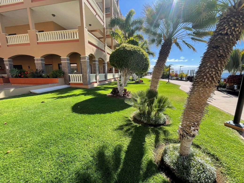 Apartamento de 2 habitaciones en Golf del Sur en venta con piscina garaje - 665.000 € (Ref: 9665353)