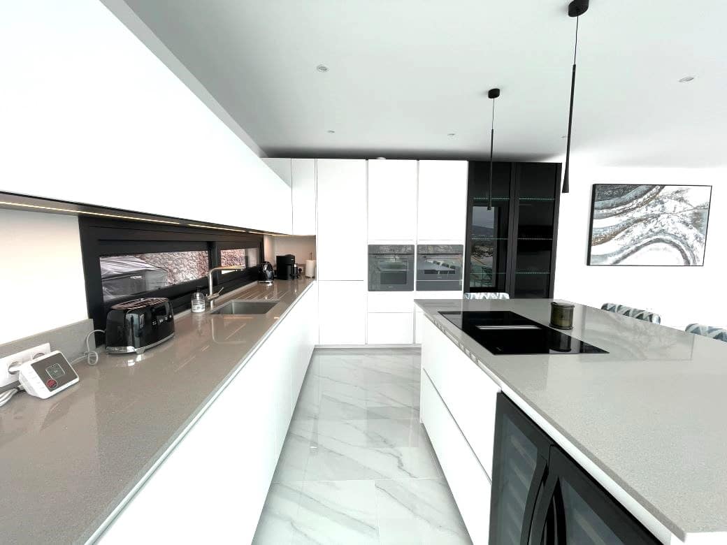 3 sovrum Villa till salu i Costa Adeje med pool garage - 1 795 000 € (Ref: 9748265)