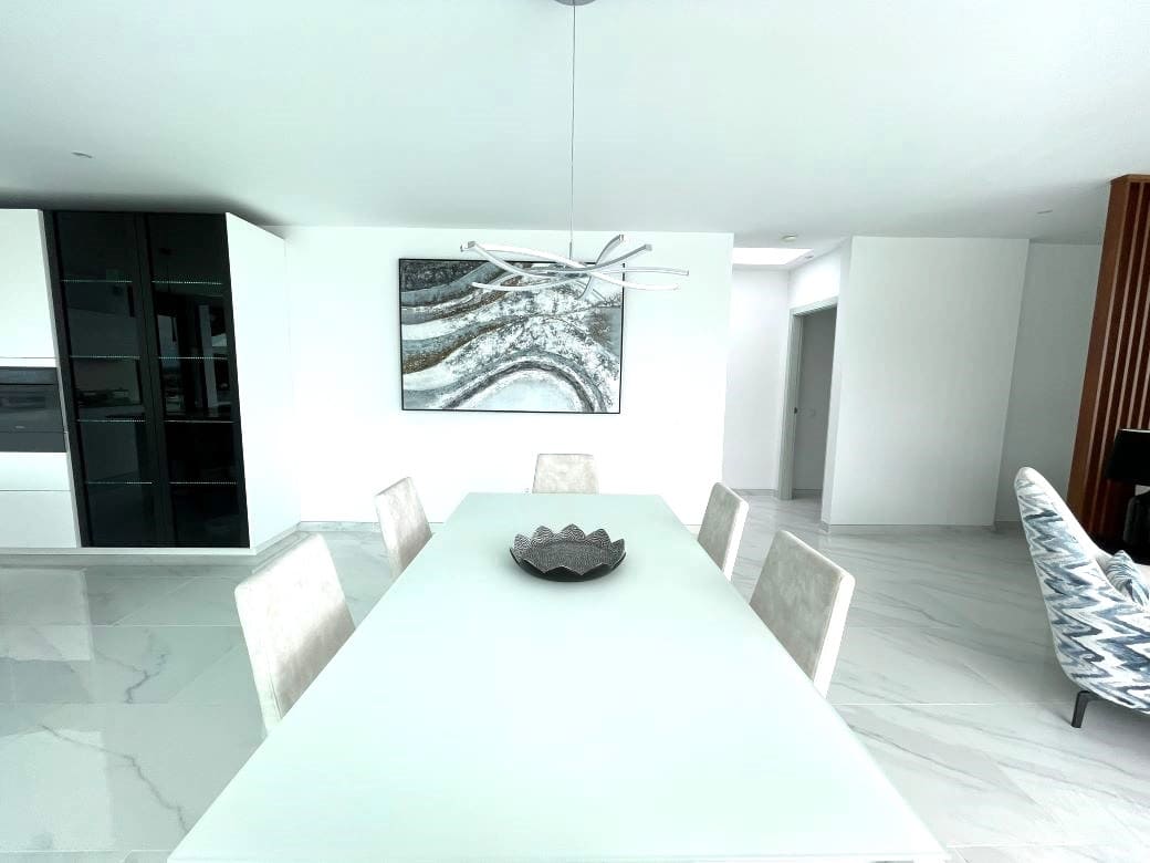 3 sovrum Villa till salu i Costa Adeje med pool garage - 1 795 000 € (Ref: 9748265)