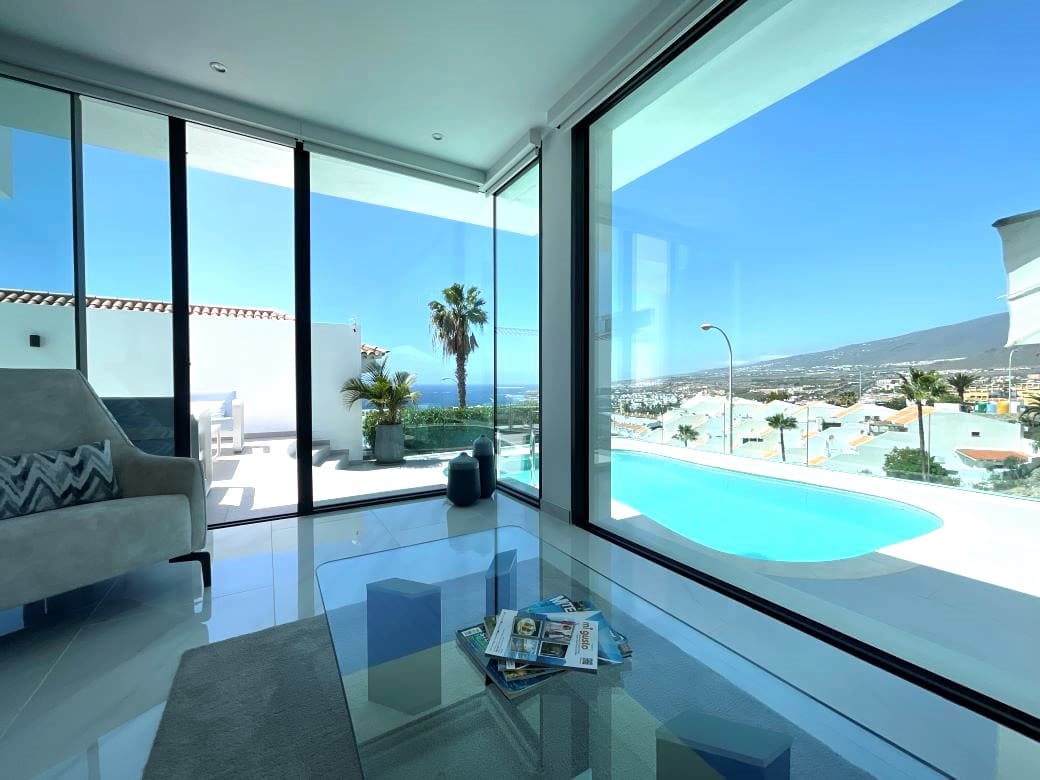 3 sovrum Villa till salu i Costa Adeje med pool garage - 1 795 000 € (Ref: 9748265)